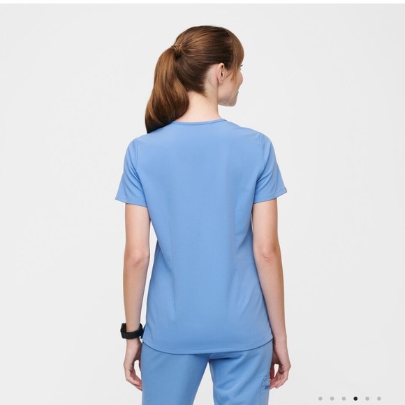 Figs Catarina One-Pocket Scrub Top in Ceil Blue - Picture 2 of 6